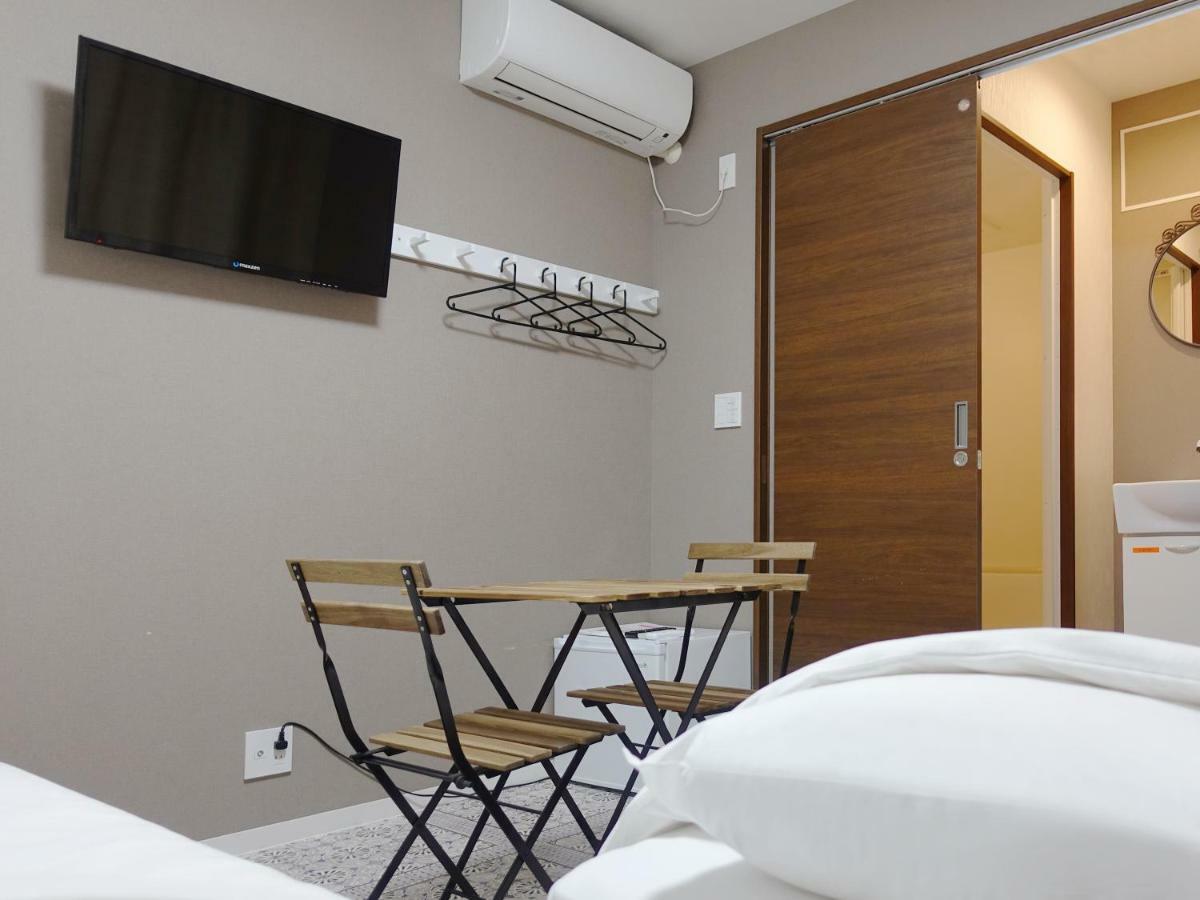 Hostel Briller Universal Japon Ōsaka Exterior foto